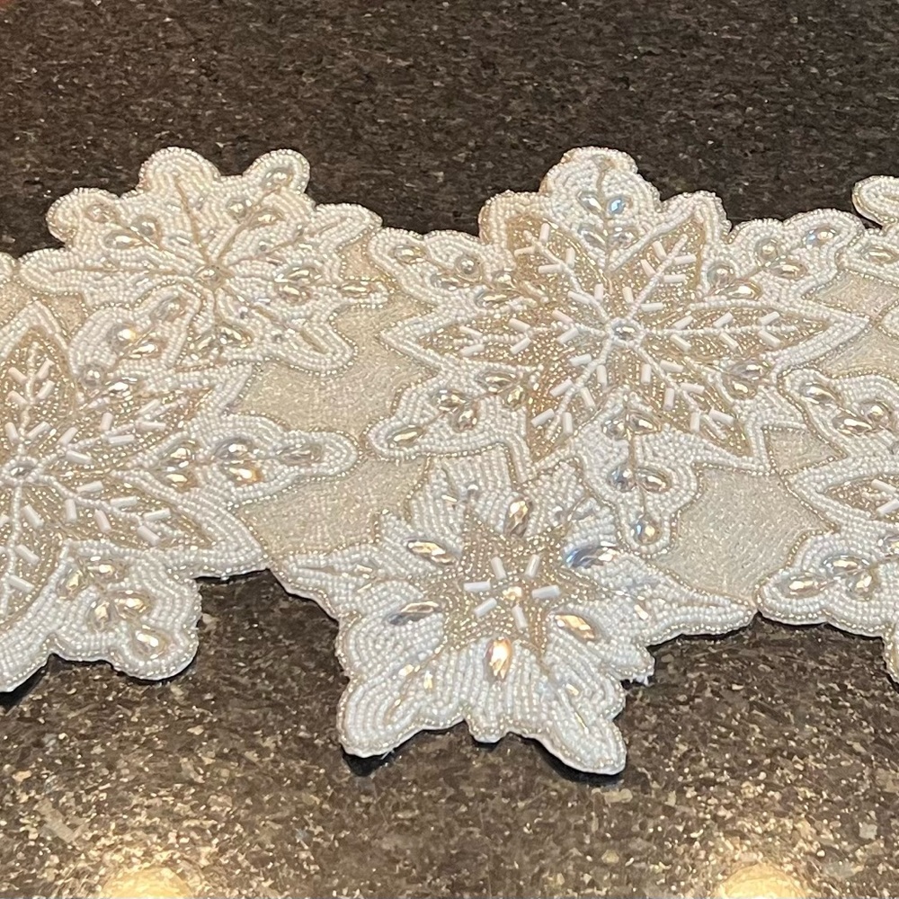 Stunning holiday table runner